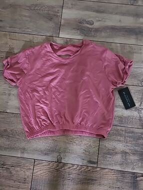 Royal Change Women's Pink Cropped Crewneck Top